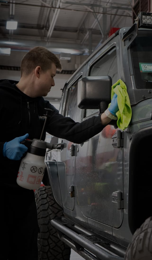 STEP 1:
vehicle arrival to the shop; a thorough preliminary wash