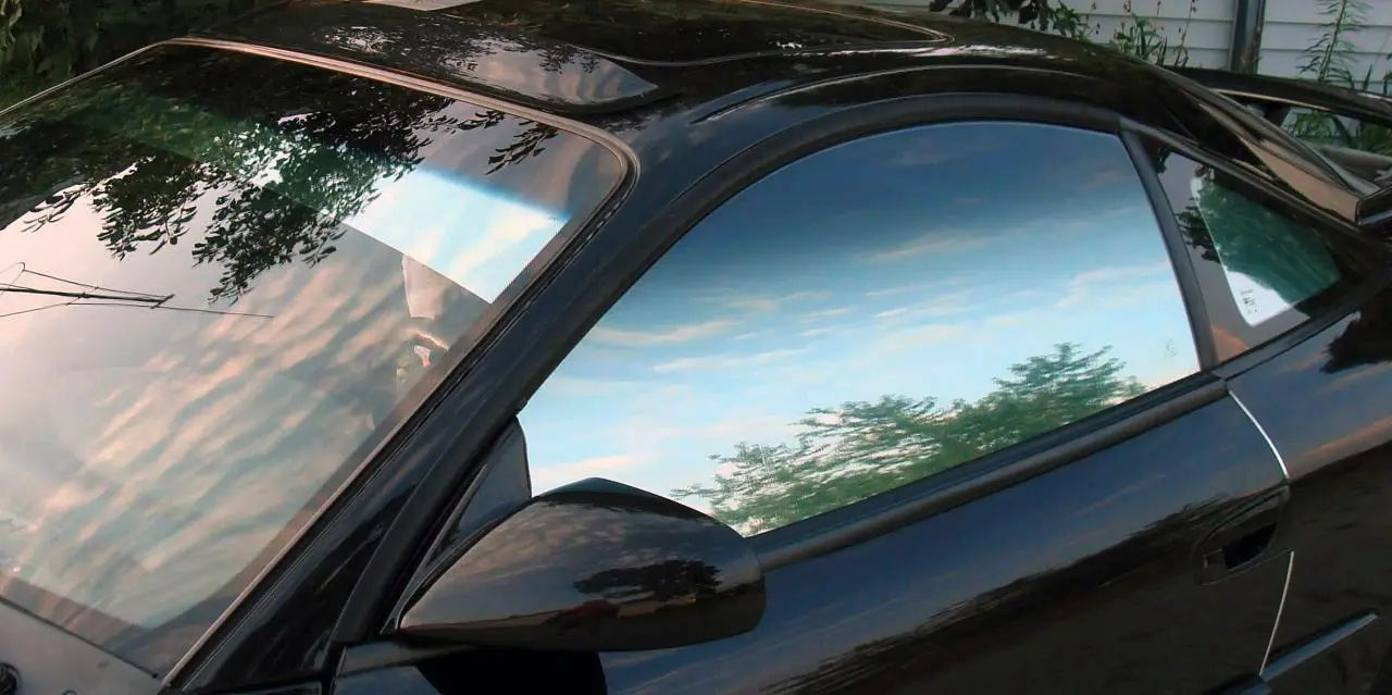 7 Reasons to Hire a Car Window Tinting Service